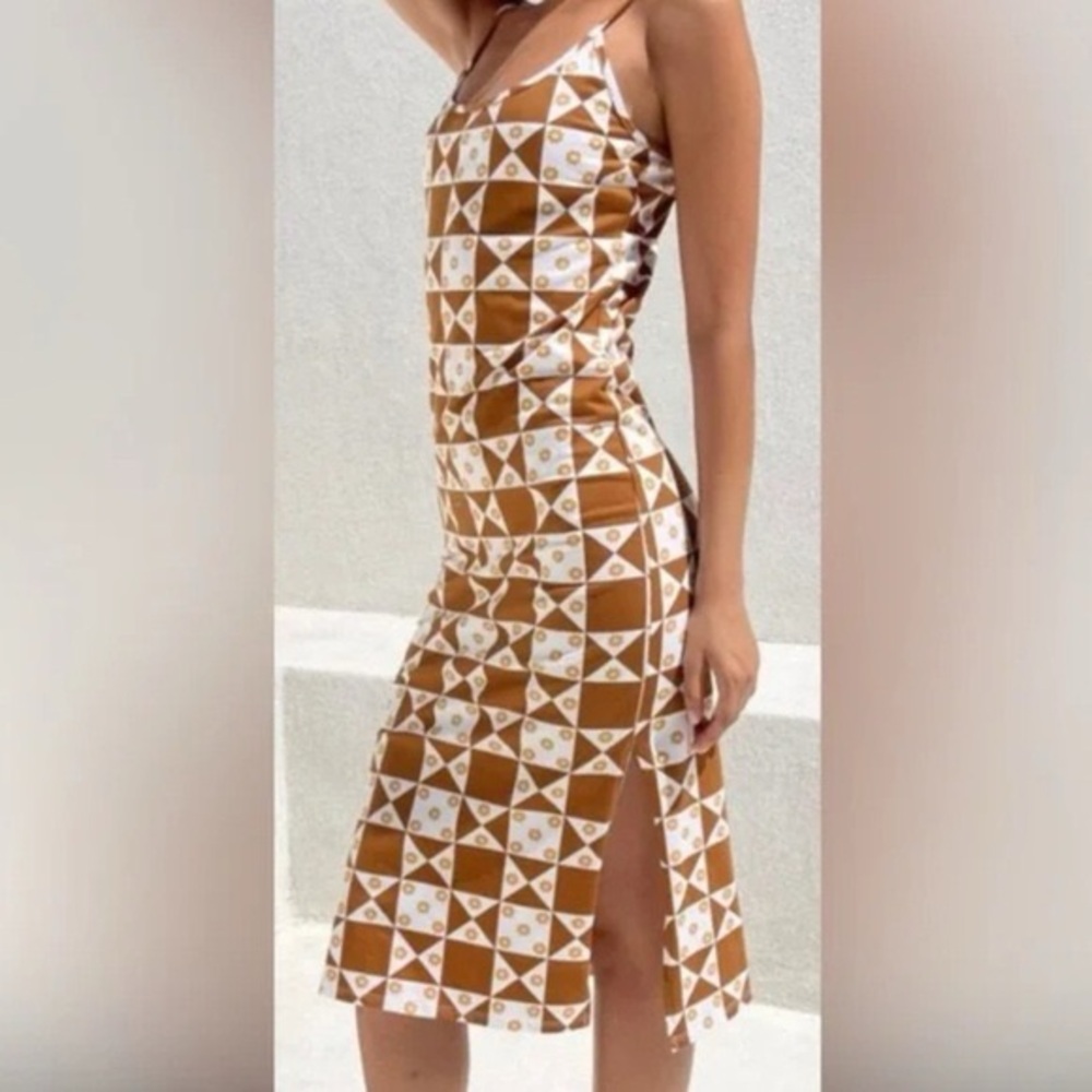 Lisa Says Gah Brown and White Floral Maxi Dress